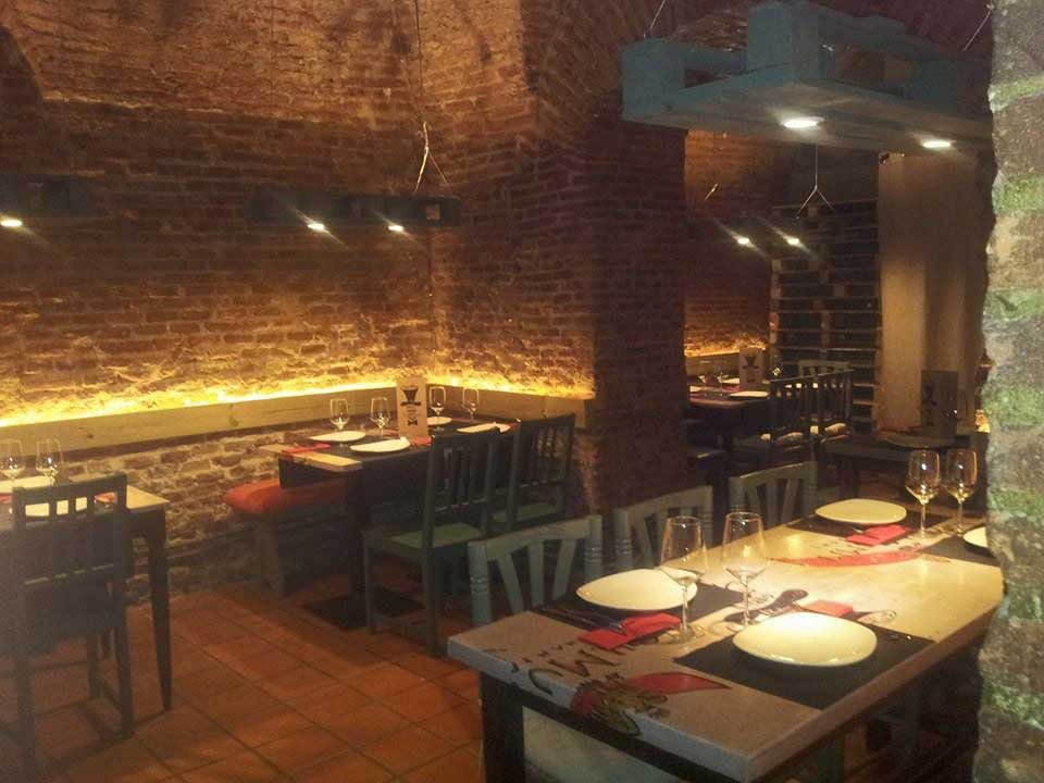 Comedor de Charlie Champagne en la calle Segovia de Madrid