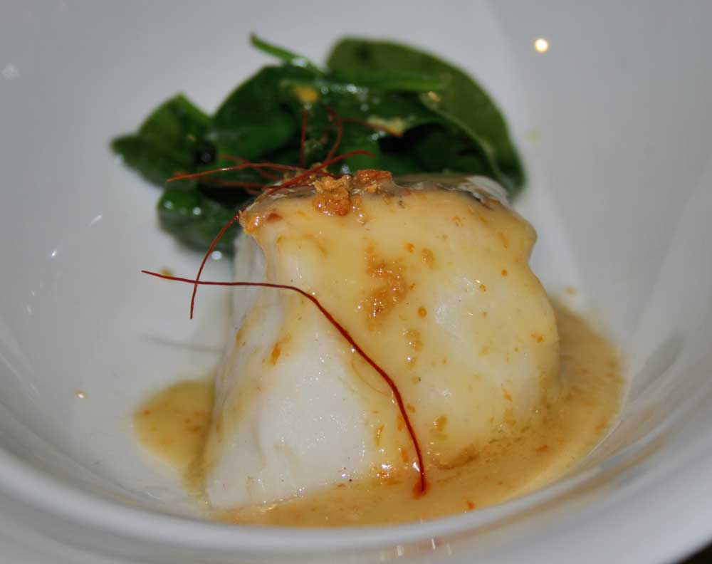 Bacalao al pil pil con cítricos en El Triciclo Madrid