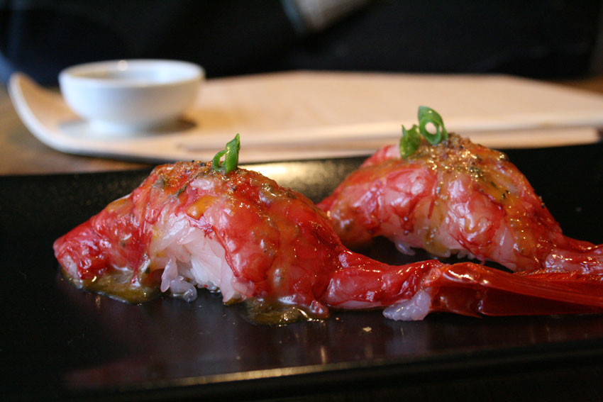 Nigiri de carabinero en Kena de Luis Arévalo