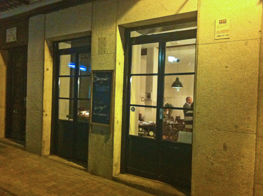 Restaurante Tándem en la calle Santa María de Madrid