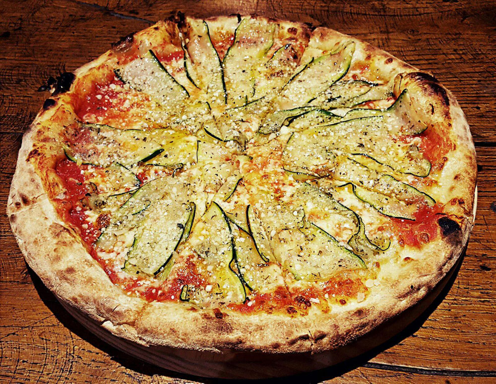 Pizza de calabacín aliñado en López & López