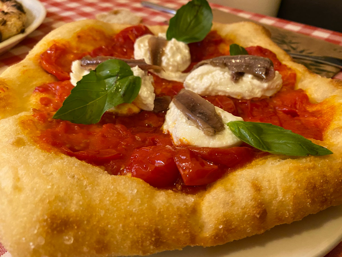 Pizza montanara en Marcoledí