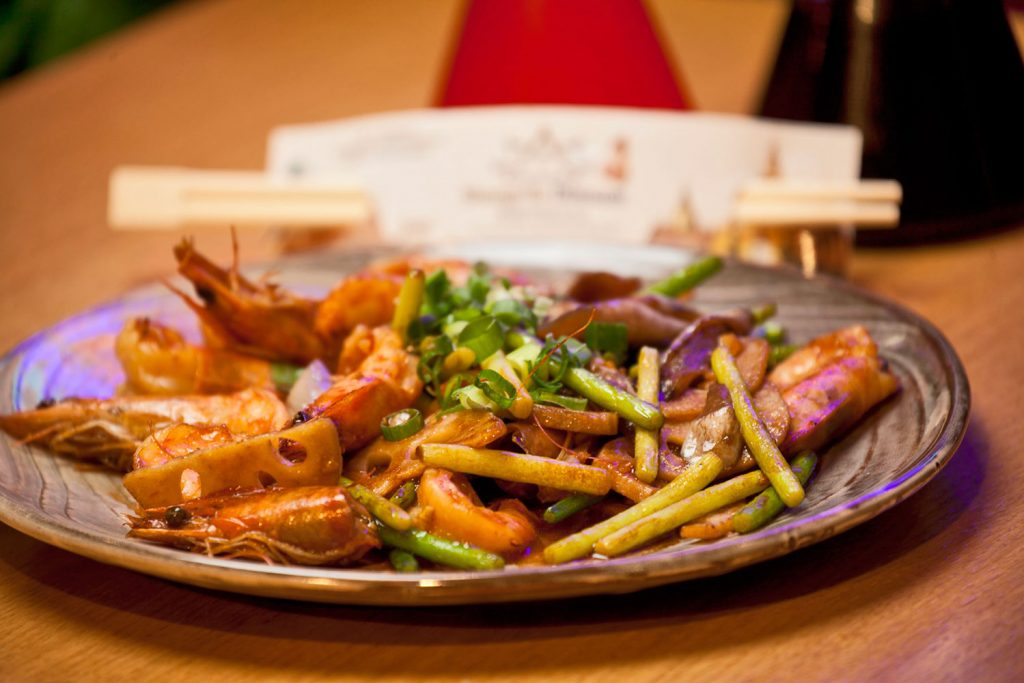 Salteado de gambas en Shangrila